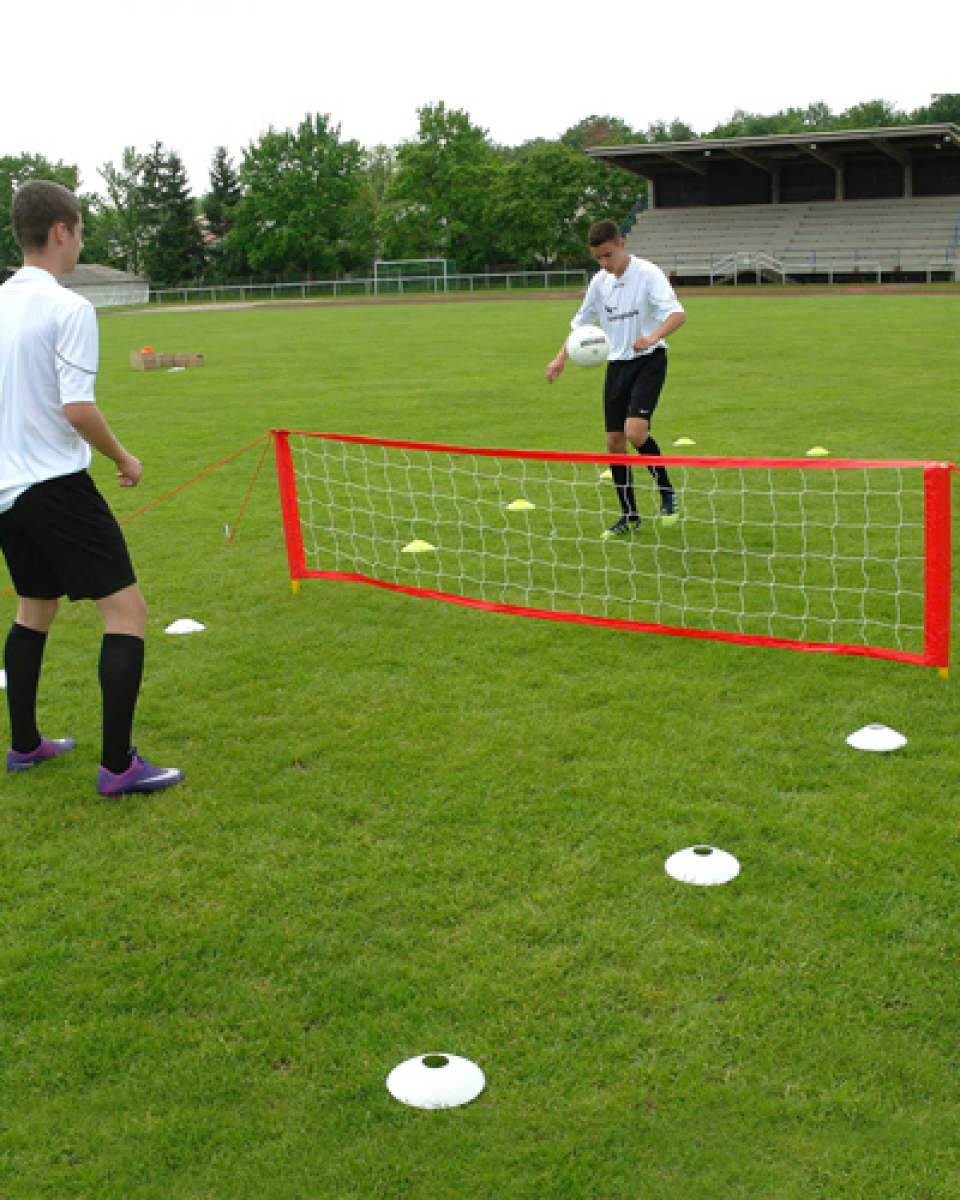 Fußballtennis-klein